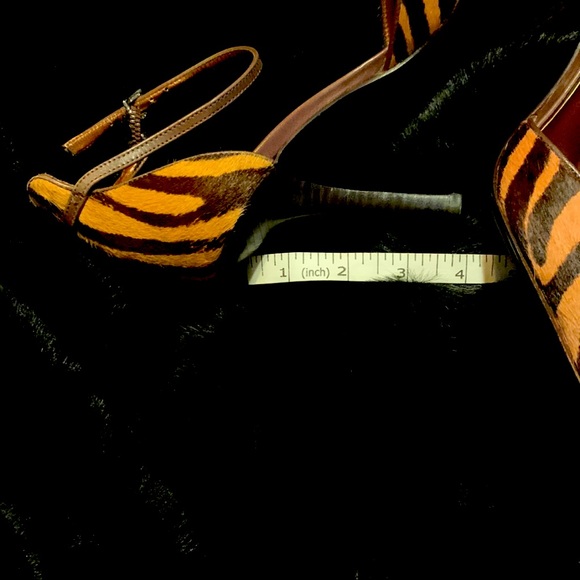 BCBGMaxAzria Animal Print Heels New. Size 7.5 - Picture 10 of 10